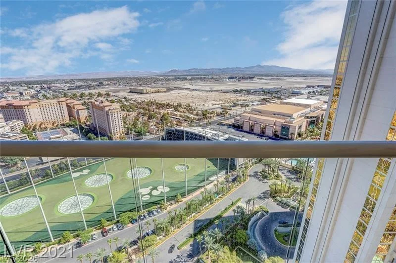 125 Harmon, Las Vegas, NV 89109