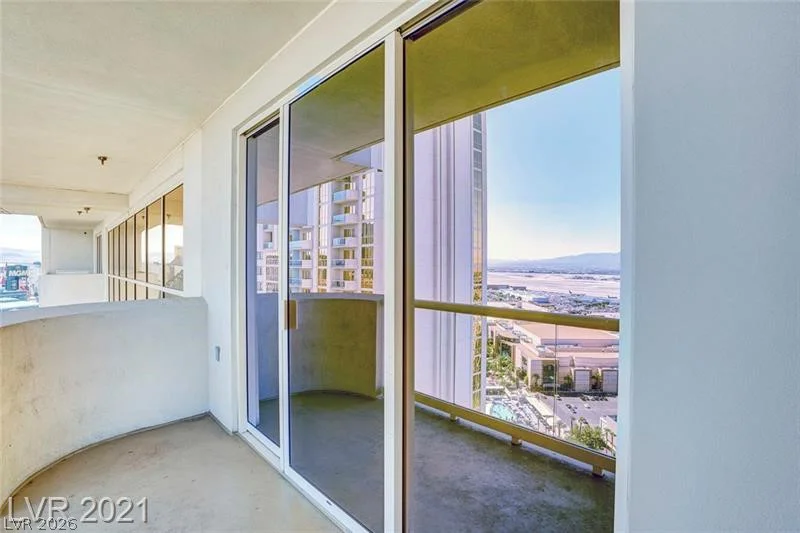 125 Harmon, Las Vegas, NV 89109