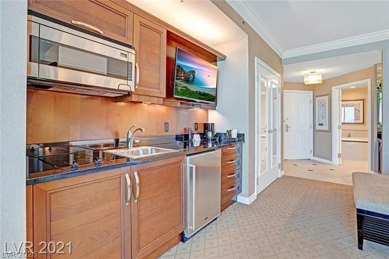 125 Harmon, Las Vegas, NV 89109