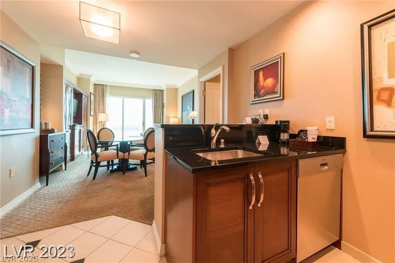 125 Harmon, Las Vegas, NV 89109