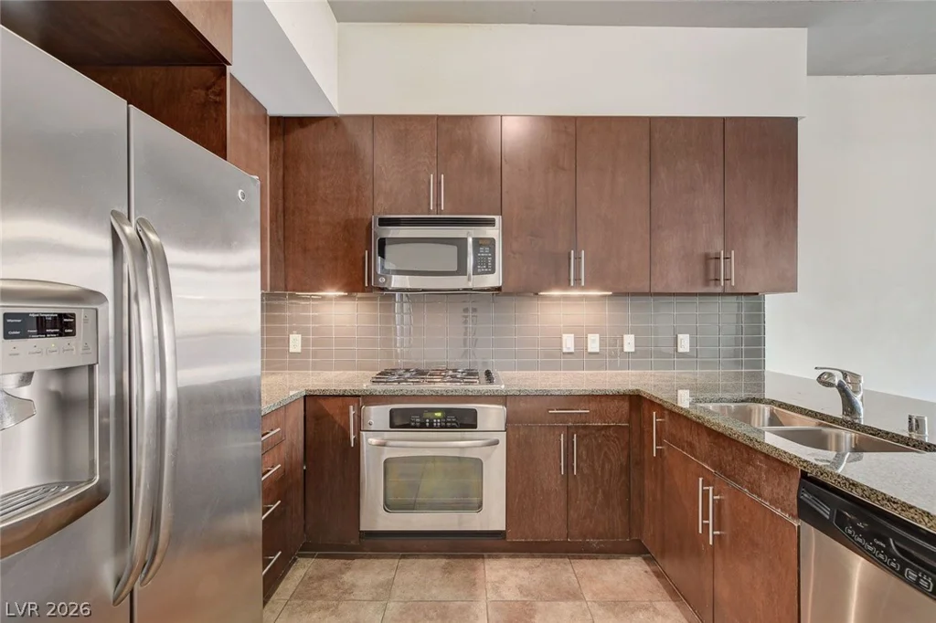 353 Bonneville, Las Vegas, NV 89101