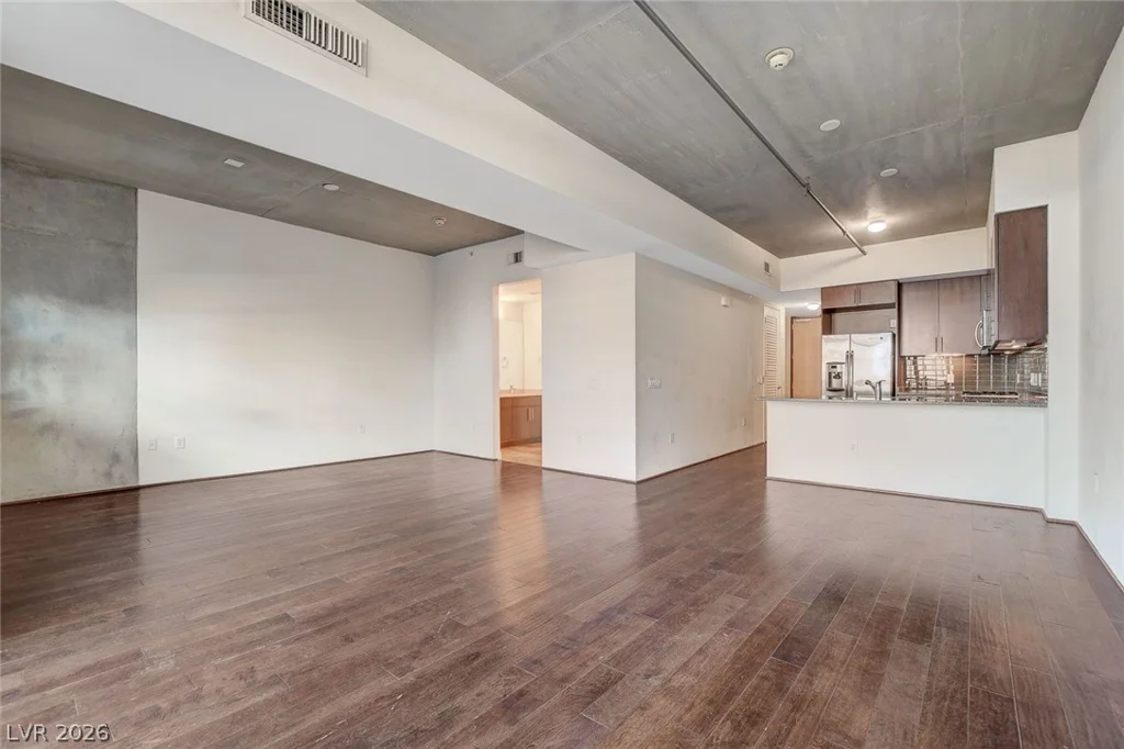 353 Bonneville, Las Vegas, NV 89101