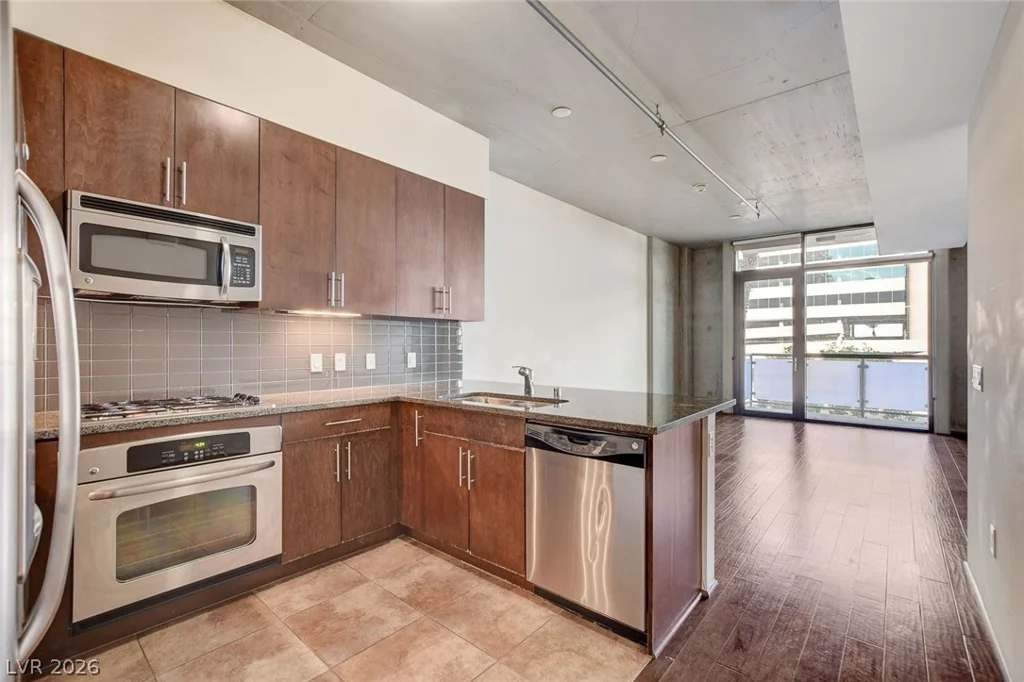 353 Bonneville, Las Vegas, NV 89101