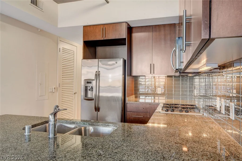 353 Bonneville, Las Vegas, NV 89101