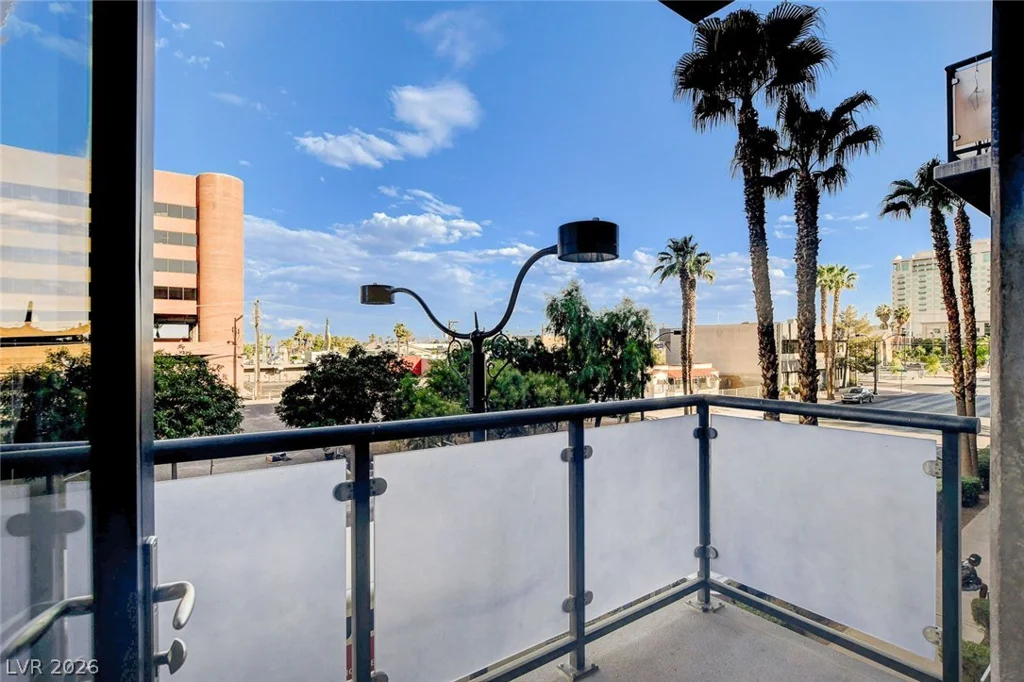 353 Bonneville, Las Vegas, NV 89101