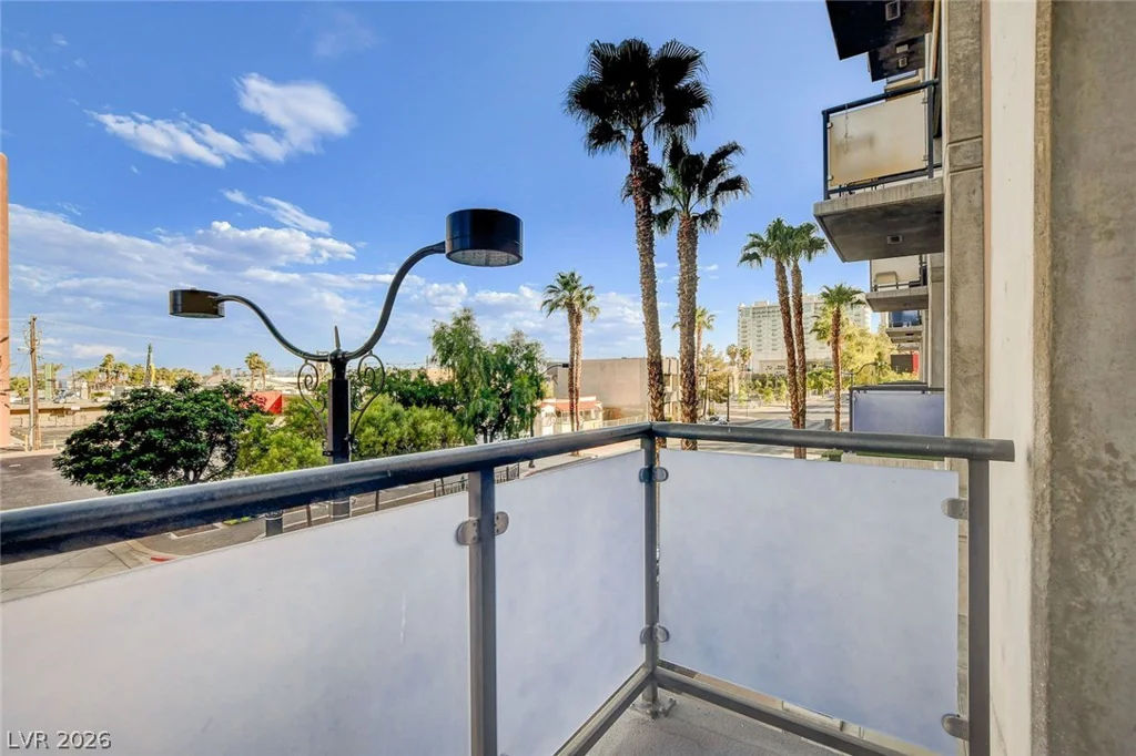 353 Bonneville, Las Vegas, NV 89101