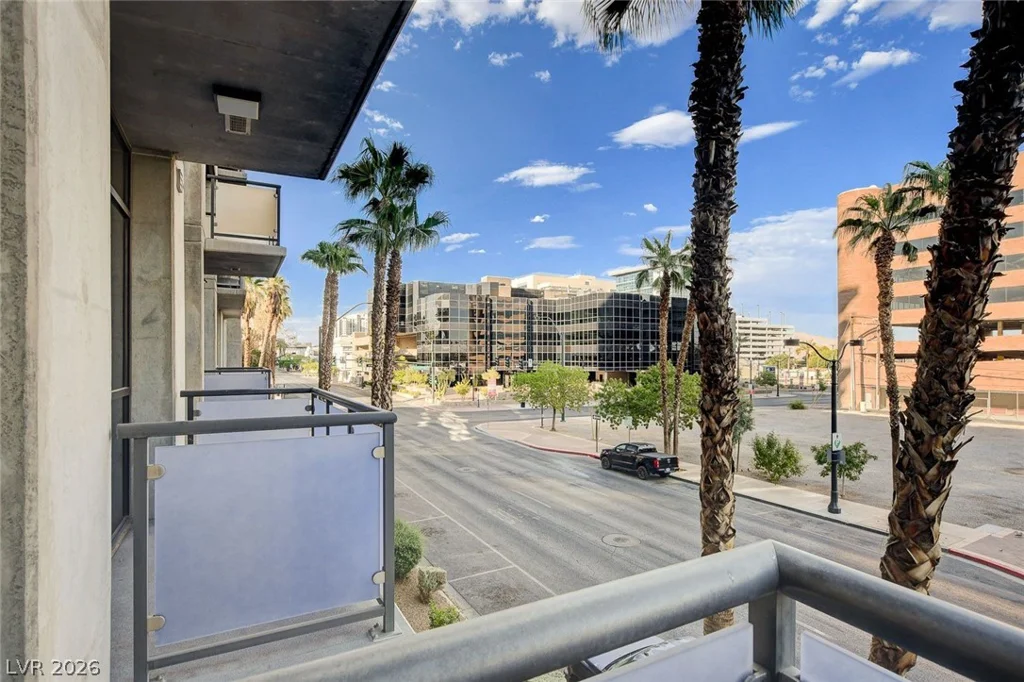 353 Bonneville, Las Vegas, NV 89101