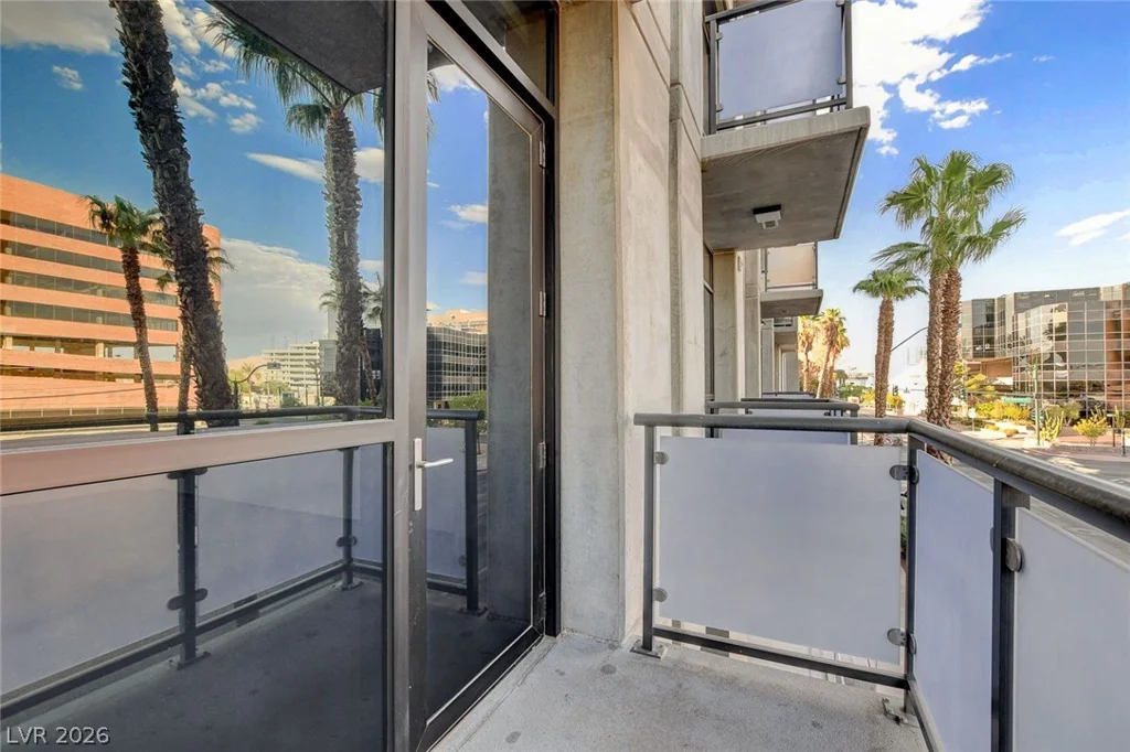 353 Bonneville, Las Vegas, NV 89101