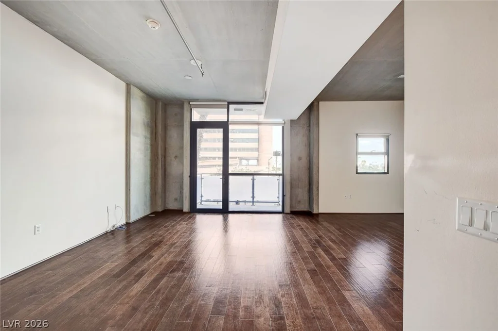 353 Bonneville, Las Vegas, NV 89101