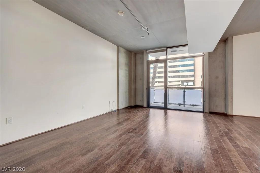353 Bonneville, Las Vegas, NV 89101