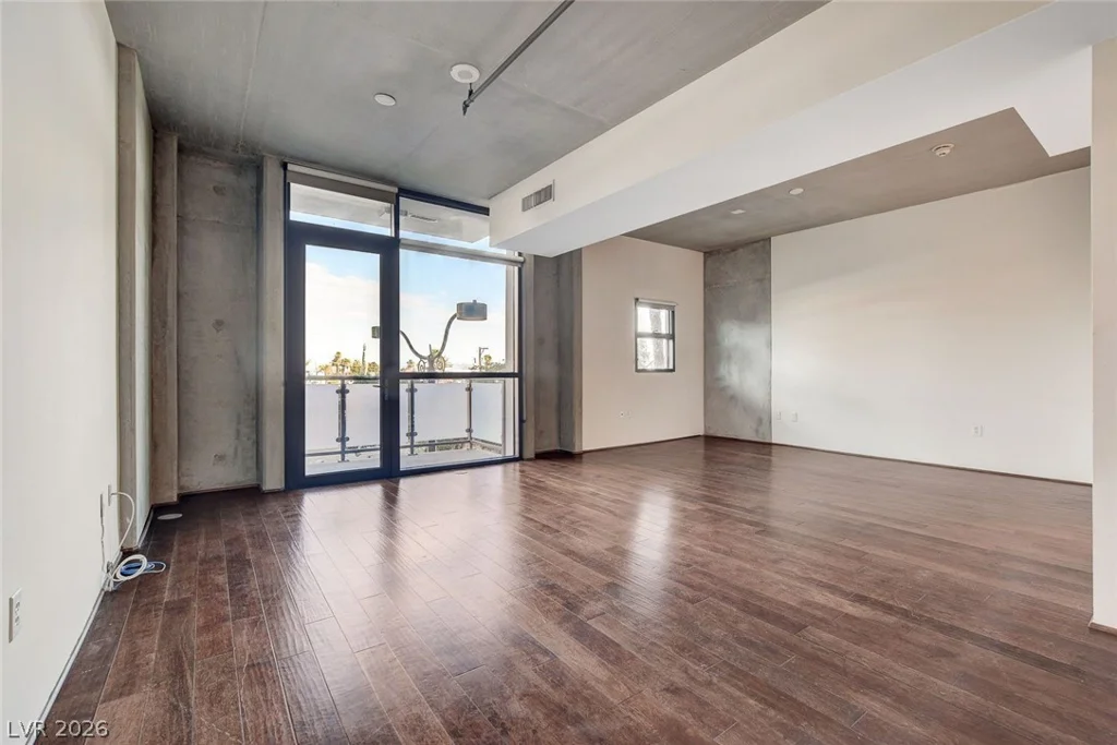 353 Bonneville, Las Vegas, NV 89101