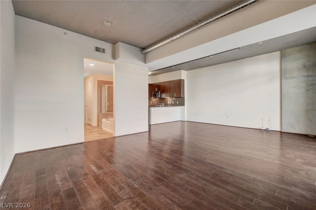 353 Bonneville, Las Vegas, NV 89101