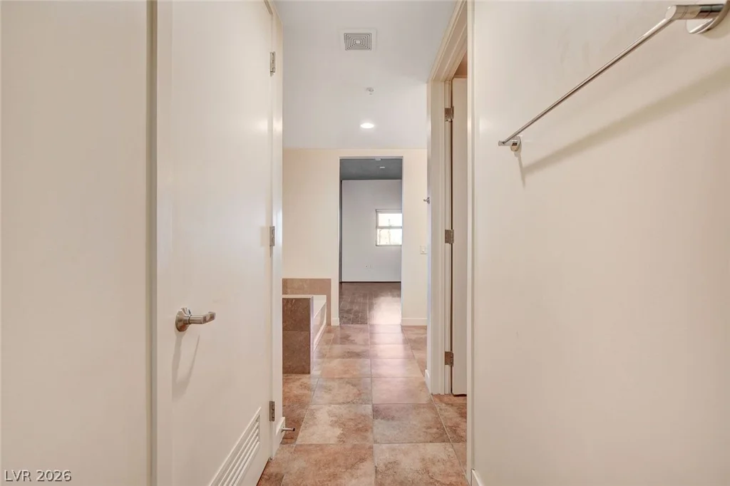 353 Bonneville, Las Vegas, NV 89101