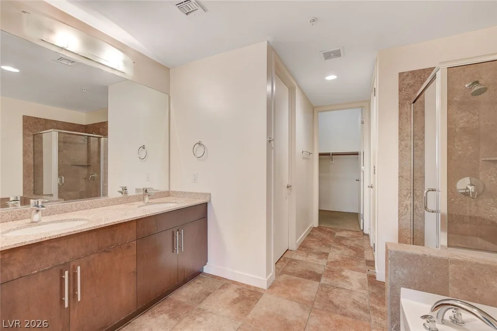 353 Bonneville, Las Vegas, NV 89101