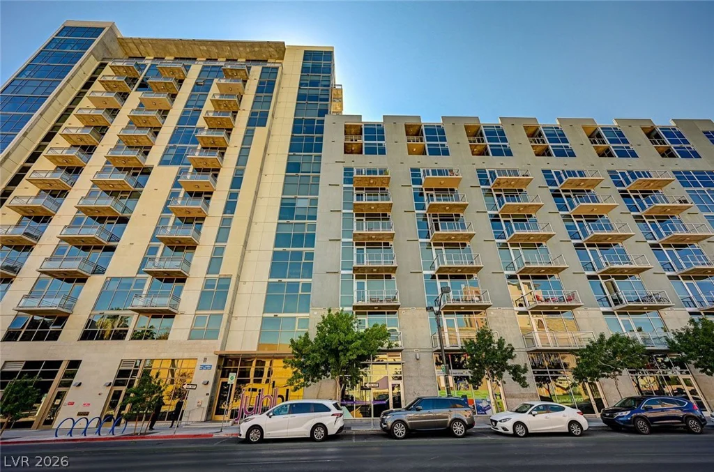 353 Bonneville, Las Vegas, NV 89101