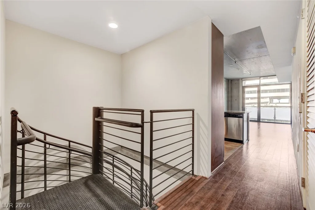 353 Bonneville, Las Vegas, NV 89101