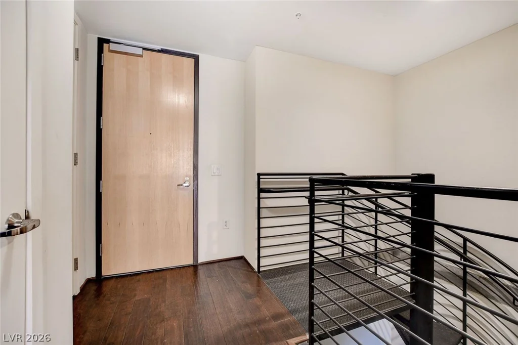 353 Bonneville, Las Vegas, NV 89101