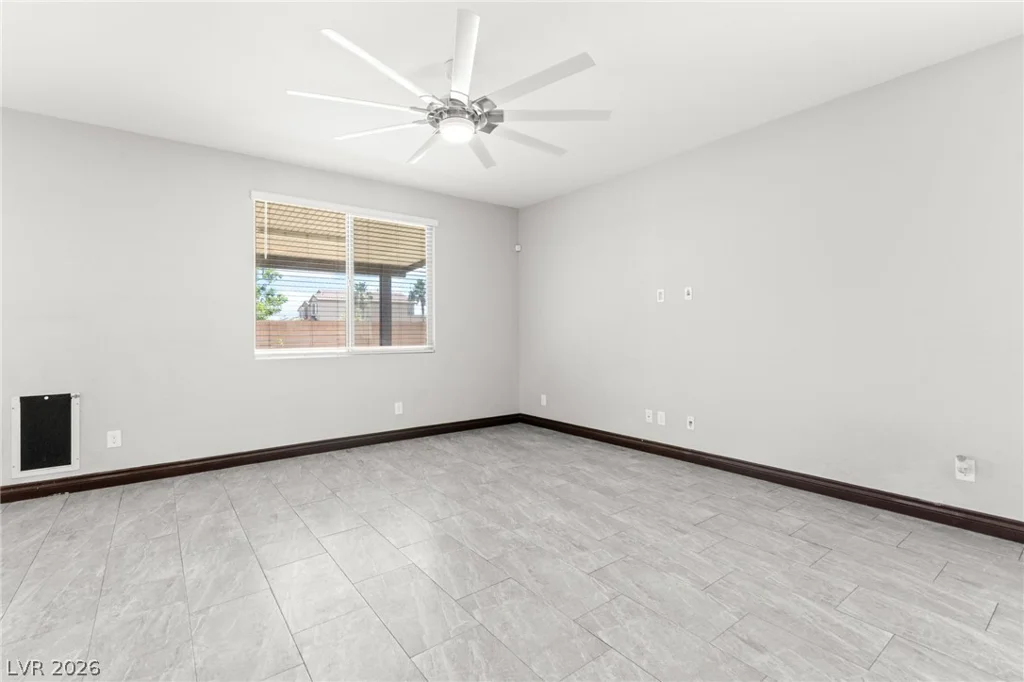 983 Cliff Castle, North Las Vegas, NV 89081