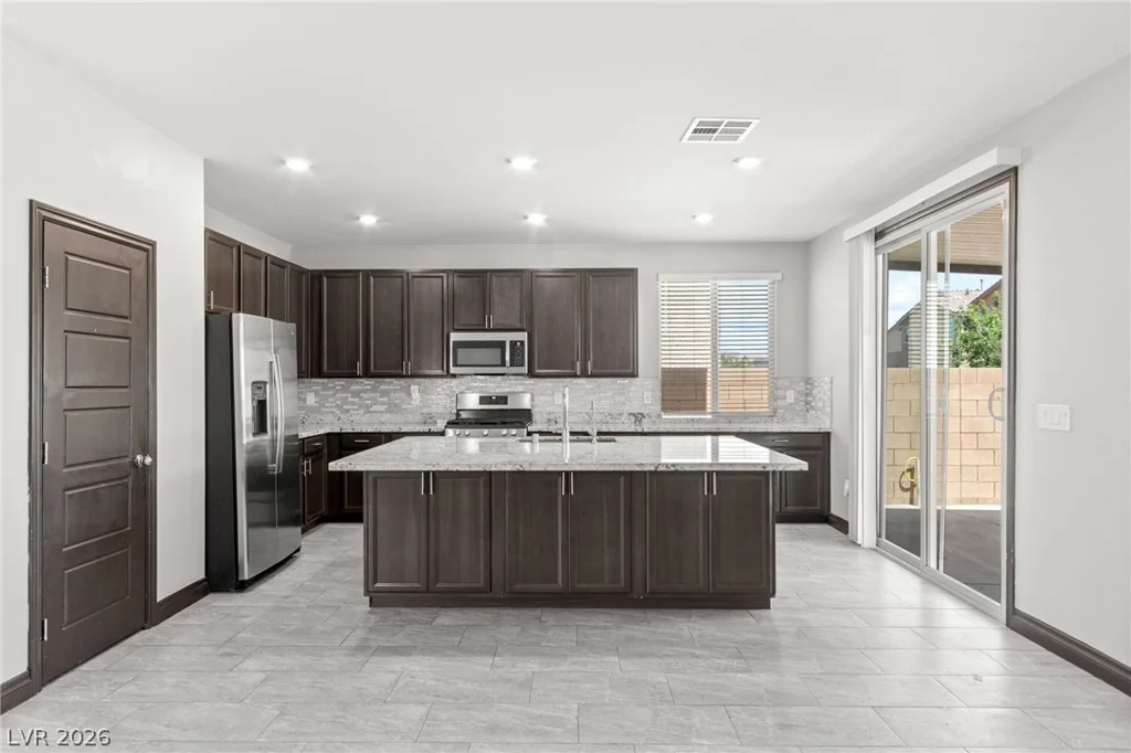 983 Cliff Castle, North Las Vegas, NV 89081