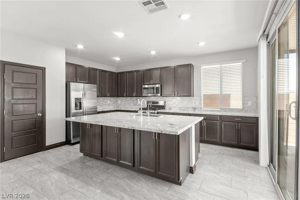983 Cliff Castle, North Las Vegas, NV 89081