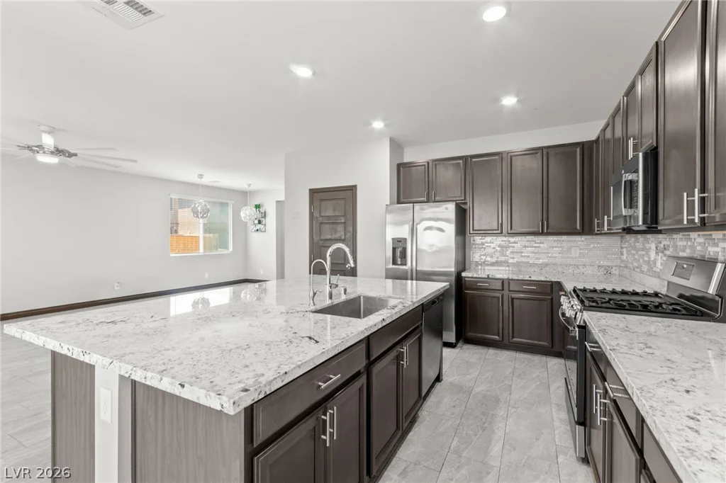 983 Cliff Castle, North Las Vegas, NV 89081