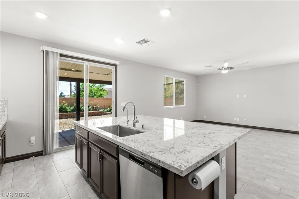 983 Cliff Castle, North Las Vegas, NV 89081