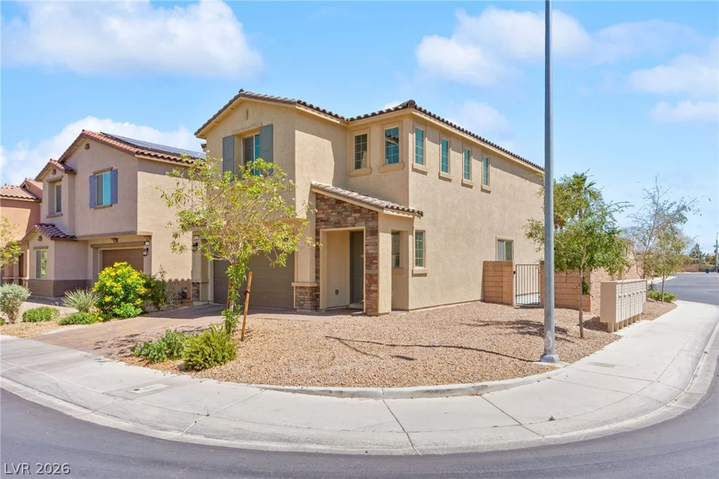 983 Cliff Castle, North Las Vegas, NV 89081