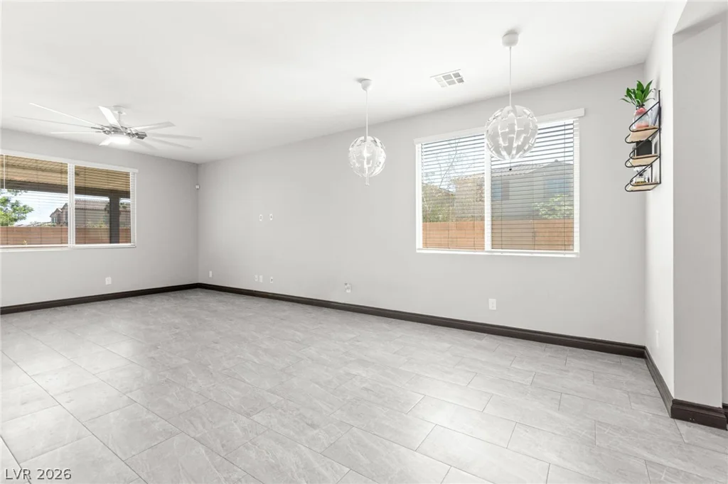 983 Cliff Castle, North Las Vegas, NV 89081