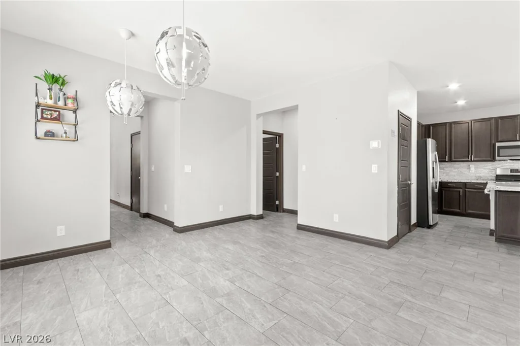 983 Cliff Castle, North Las Vegas, NV 89081