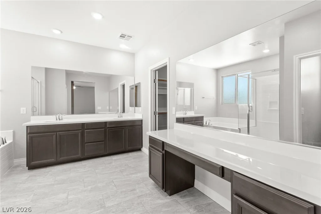 983 Cliff Castle, North Las Vegas, NV 89081