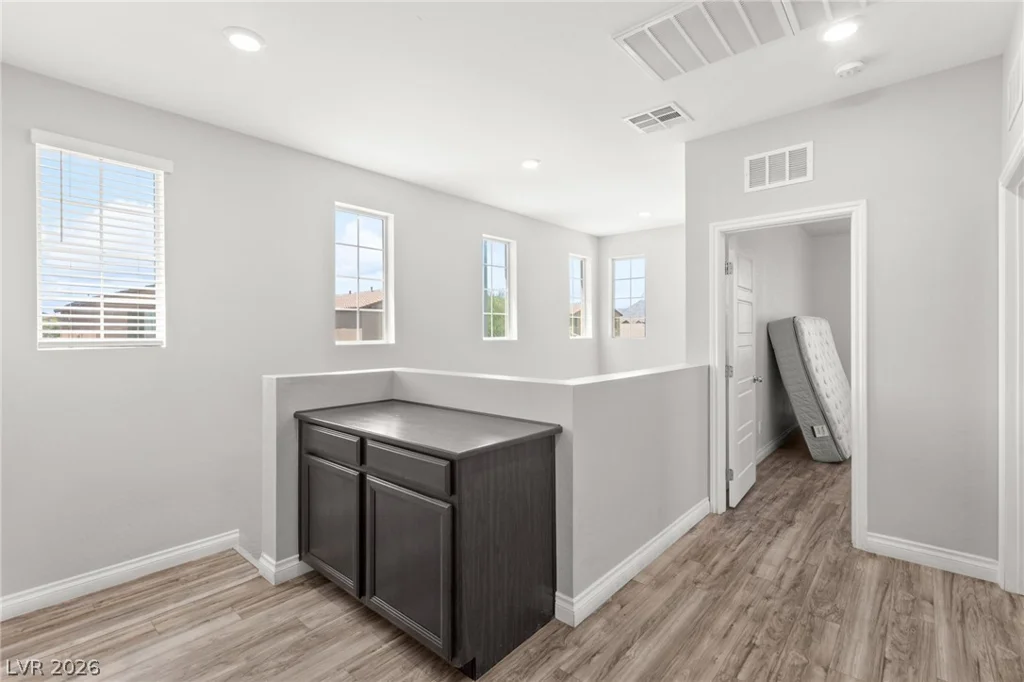 983 Cliff Castle, North Las Vegas, NV 89081