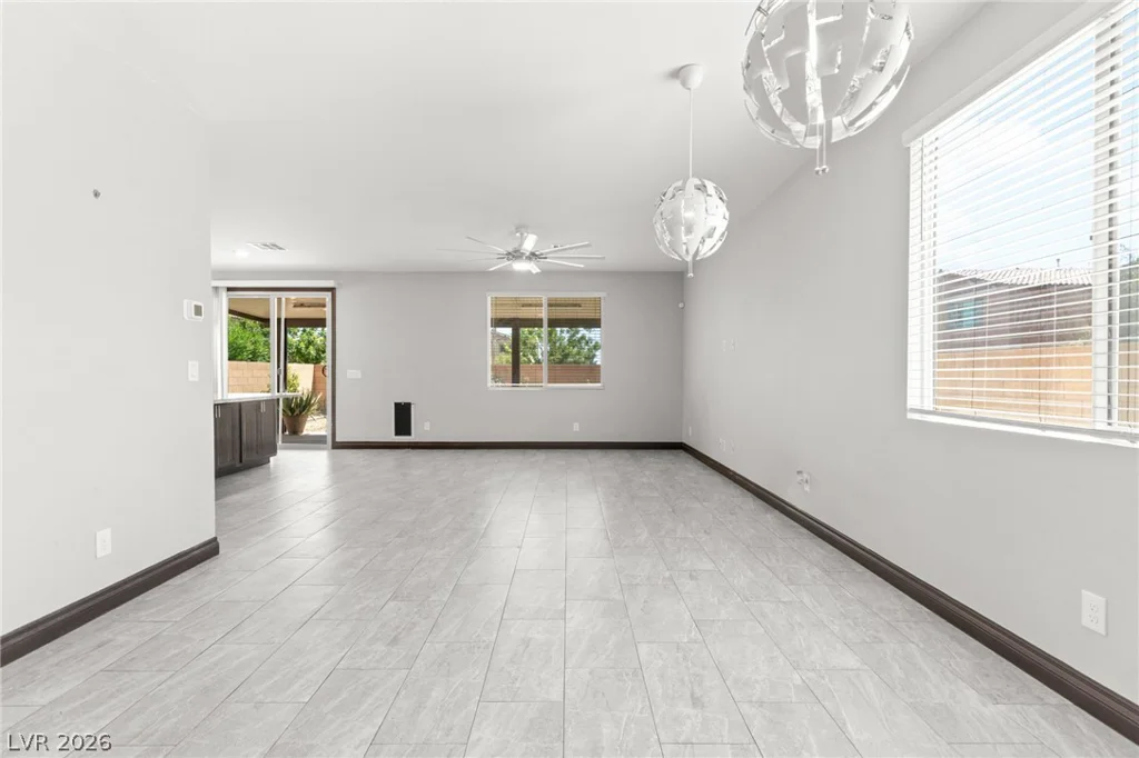 983 Cliff Castle, North Las Vegas, NV 89081
