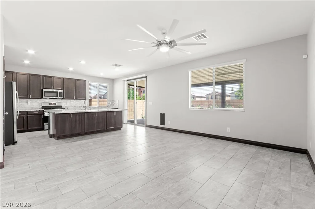 983 Cliff Castle, North Las Vegas, NV 89081