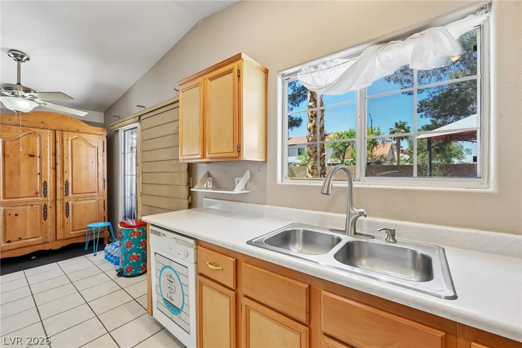 5804 Chisolm, Las Vegas, NV 89118