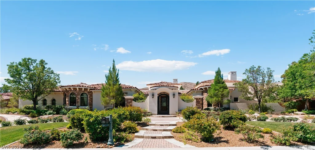 11 Olympia Hills, Las Vegas, NV 89141