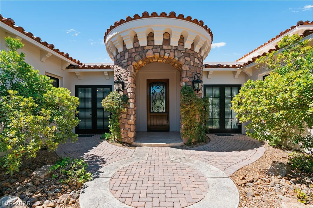 11 Olympia Hills, Las Vegas, NV 89141