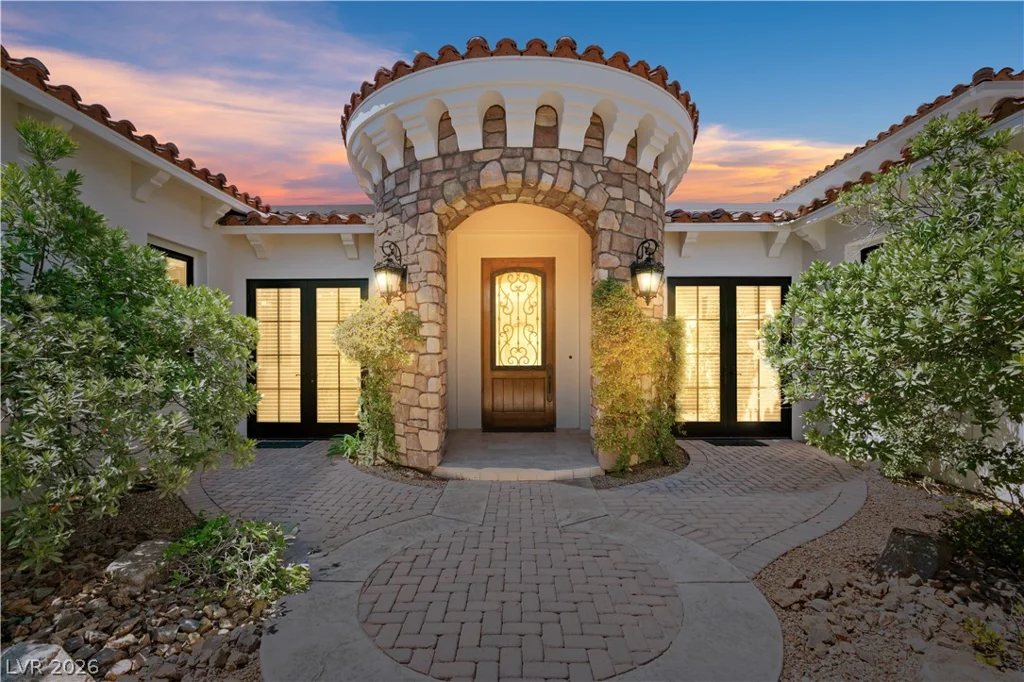 11 Olympia Hills, Las Vegas, NV 89141