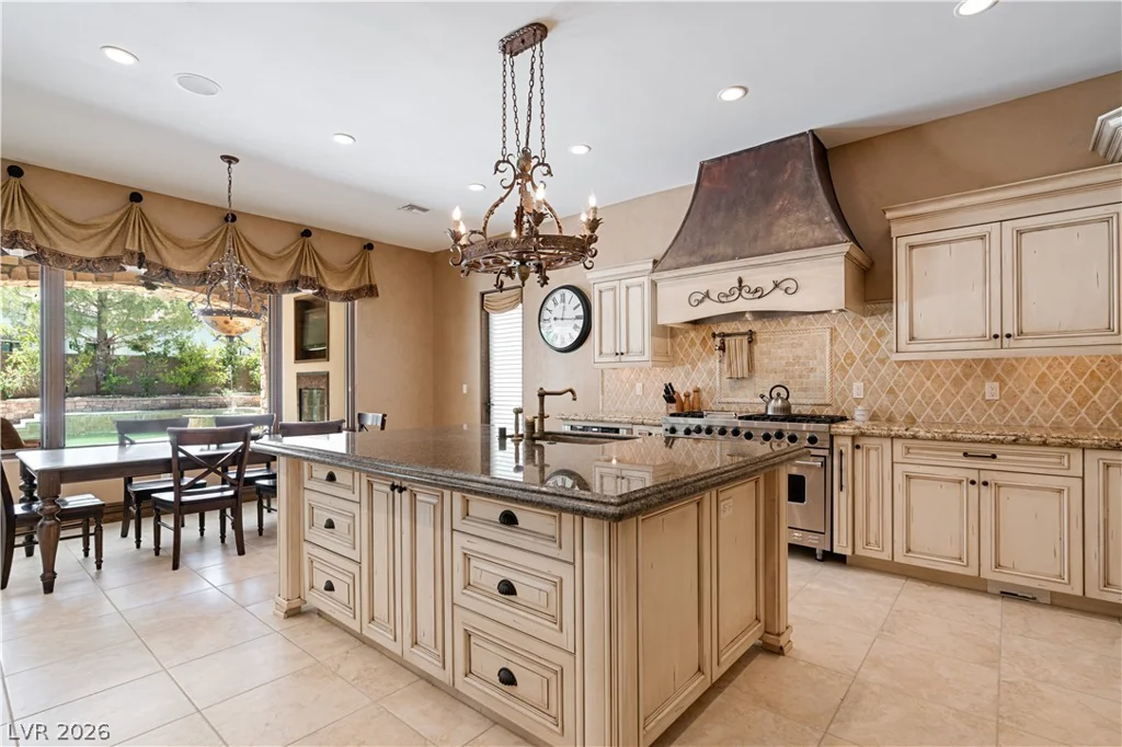 11 Olympia Hills, Las Vegas, NV 89141