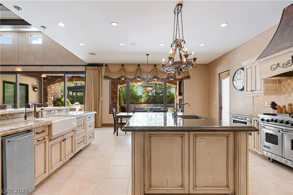 11 Olympia Hills, Las Vegas, NV 89141