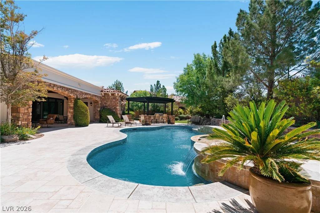 11 Olympia Hills, Las Vegas, NV 89141