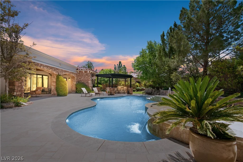 11 Olympia Hills, Las Vegas, NV 89141
