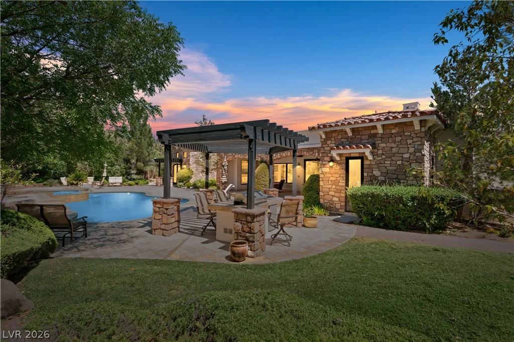 11 Olympia Hills, Las Vegas, NV 89141