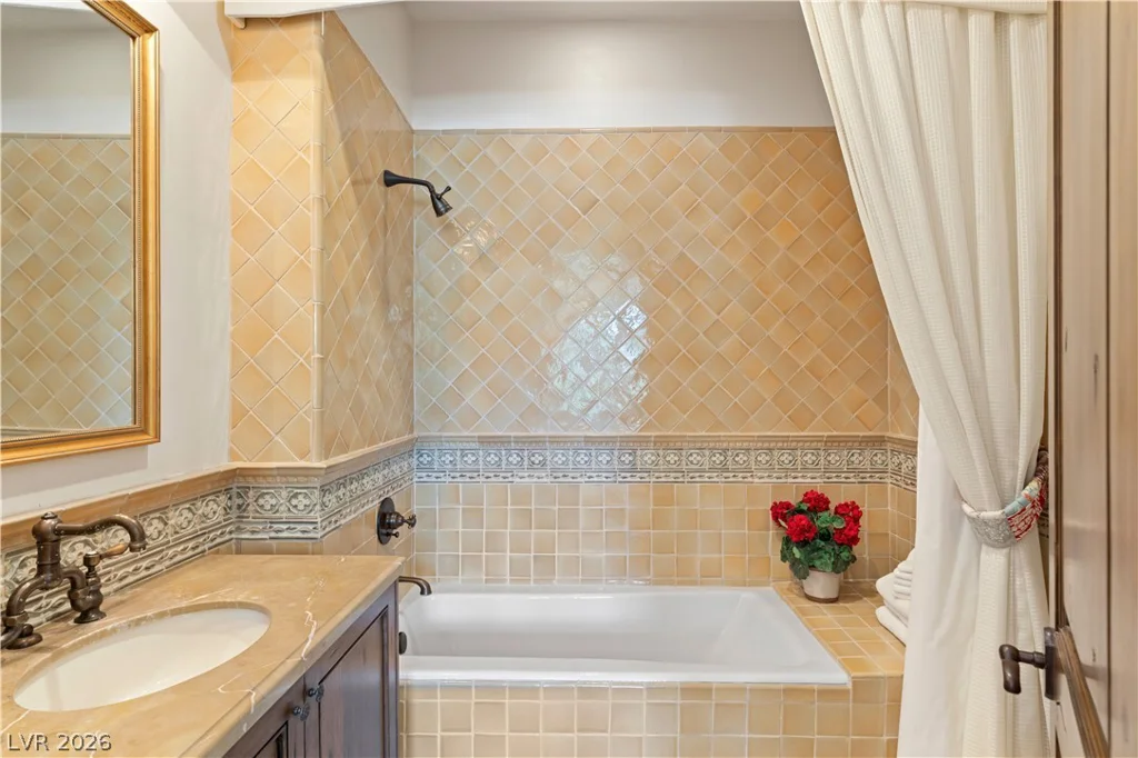 11 Olympia Hills, Las Vegas, NV 89141