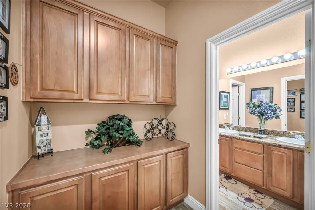 10372 Hawks Wing, Las Vegas, NV 89178