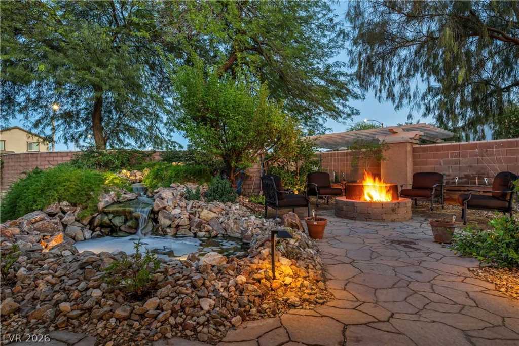 10372 Hawks Wing, Las Vegas, NV 89178