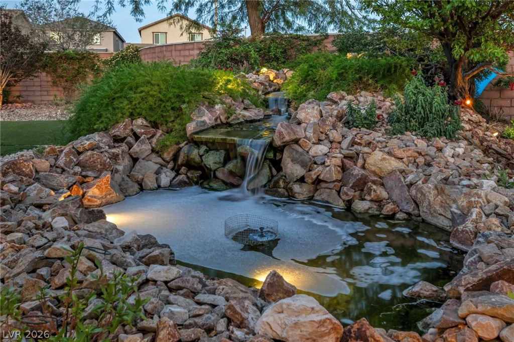 10372 Hawks Wing, Las Vegas, NV 89178