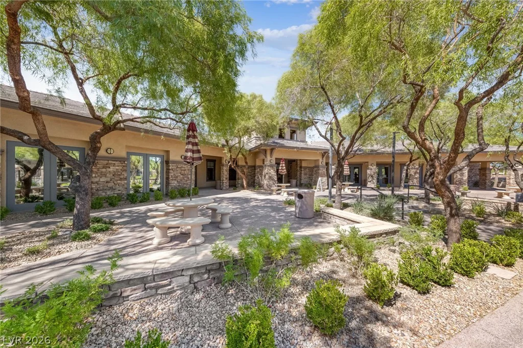 10372 Hawks Wing, Las Vegas, NV 89178