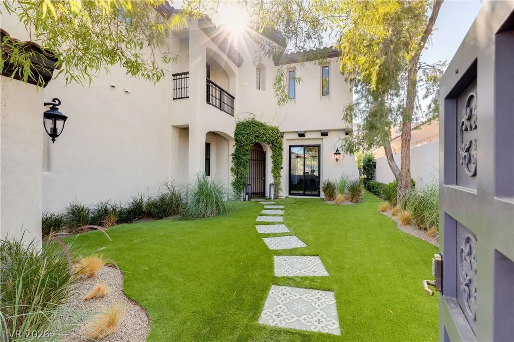 2747 Turtle Head Peak, Las Vegas, NV 89135