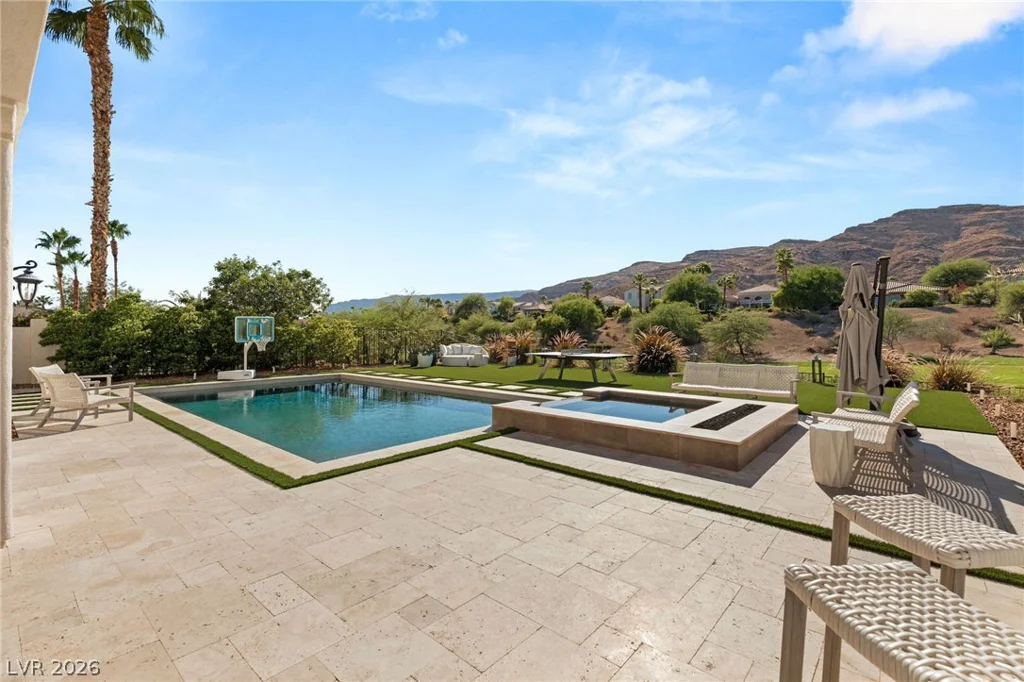 2747 Turtle Head Peak, Las Vegas, NV 89135