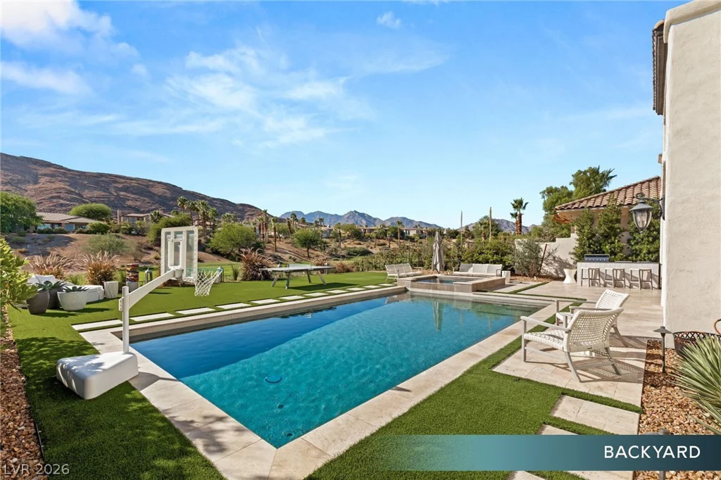 2747 Turtle Head Peak, Las Vegas, NV 89135